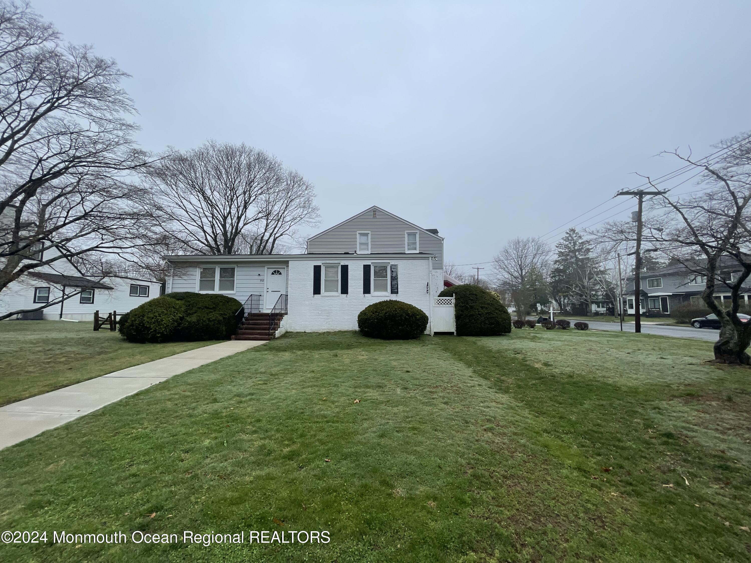 Photo 2 of 5 of 552 Westwood Avenue house