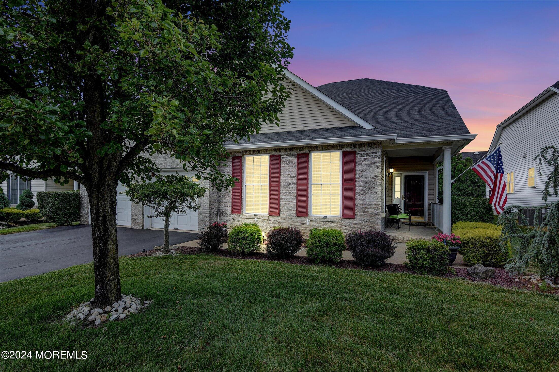 Photo 1 of 21 of 227 Everton Boulevard house