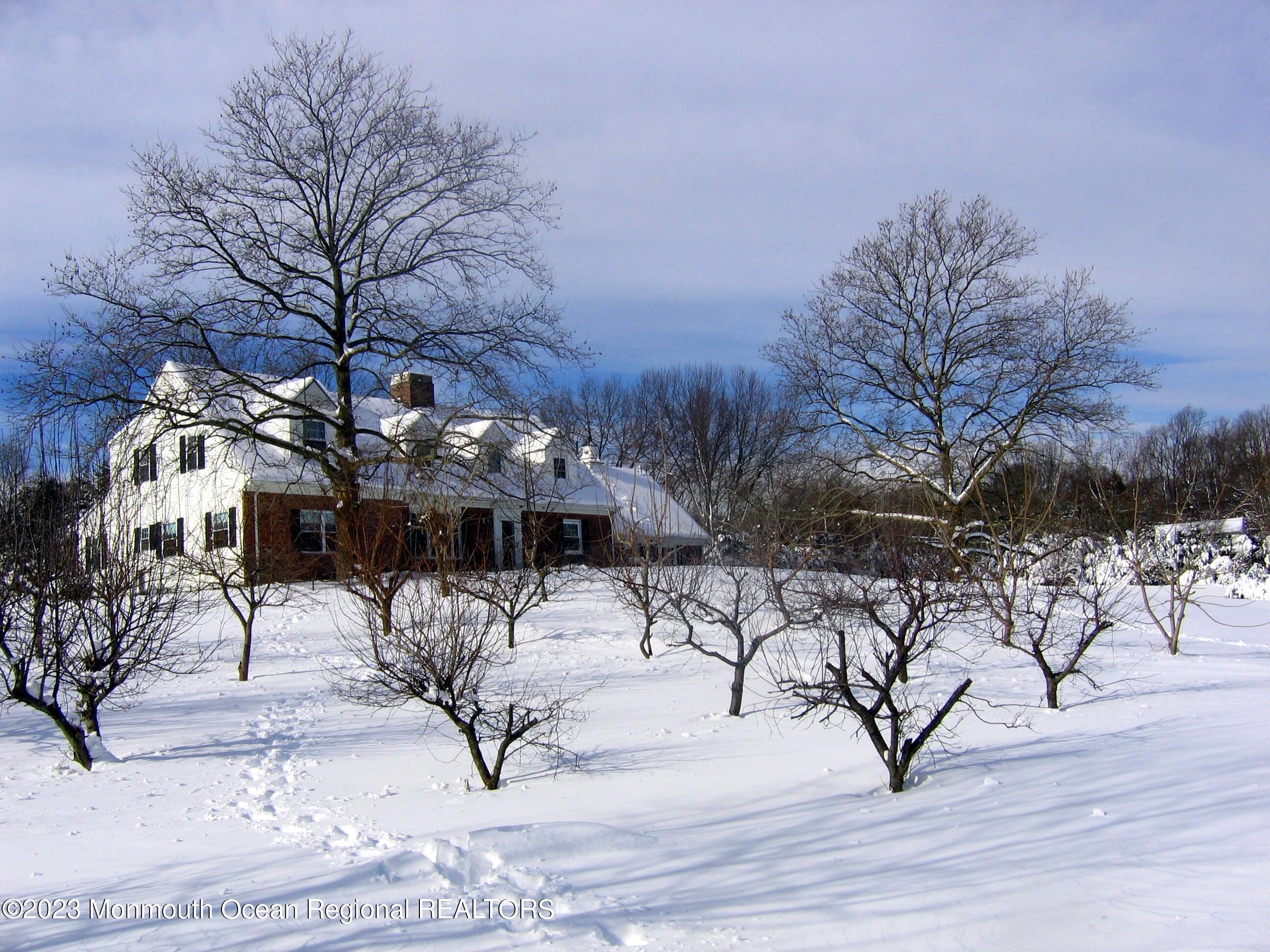 Photo 7 of 86 of 944 Middletown Lincroft Road house