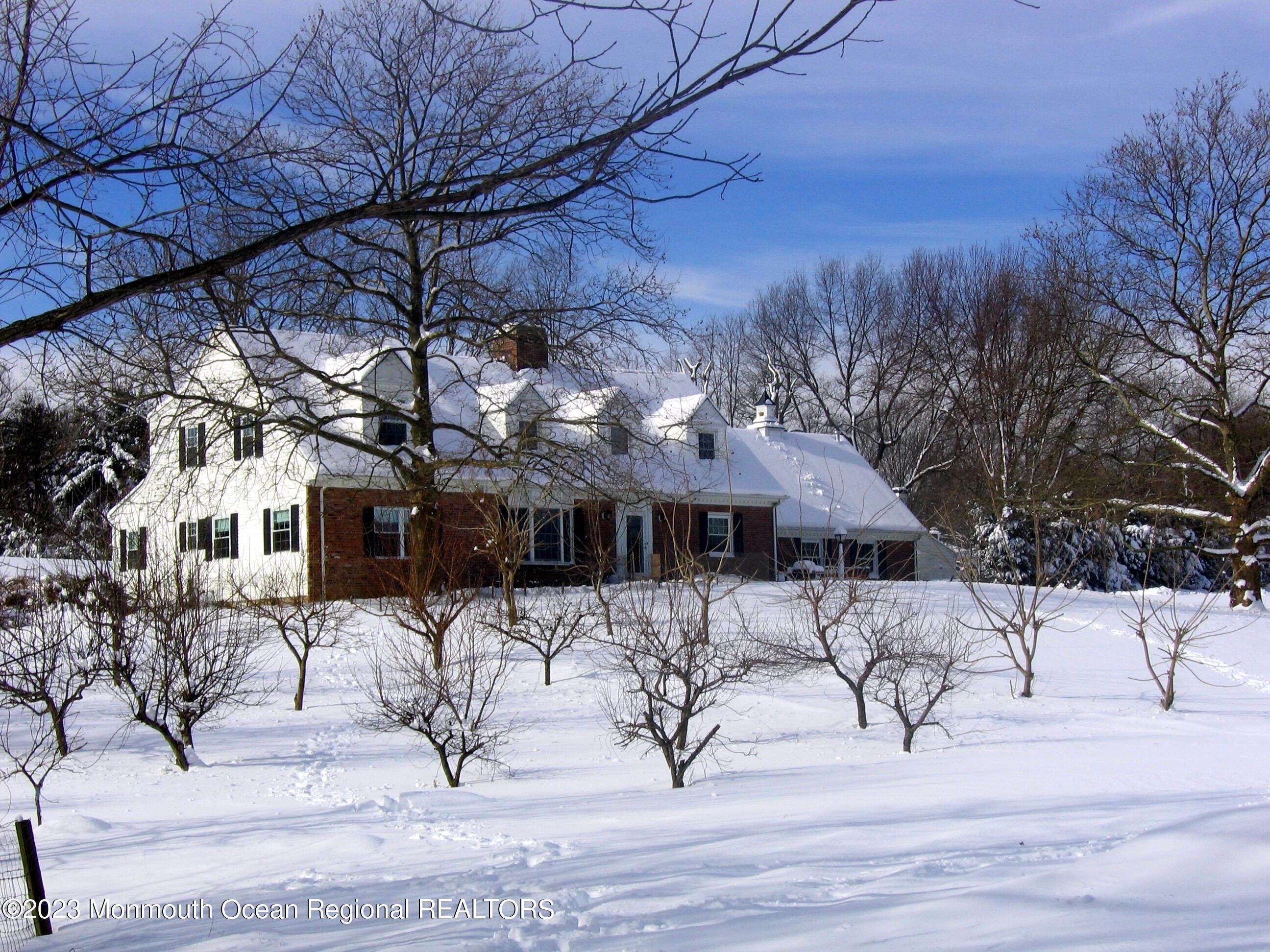 Photo 8 of 86 of 944 Middletown Lincroft Road house