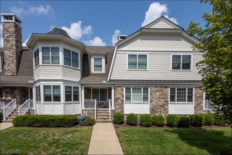 Photo 1 of 39 of 4B Foley Sq 4B townhome