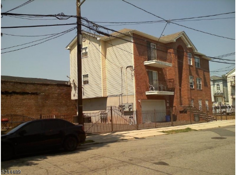 Photo 1 of 14 of 356 Hawthorne Ave 3 multi-family property