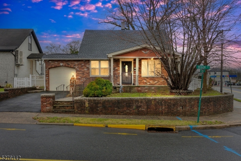 Photo 6 of 37 of 167 Bergen Ave house