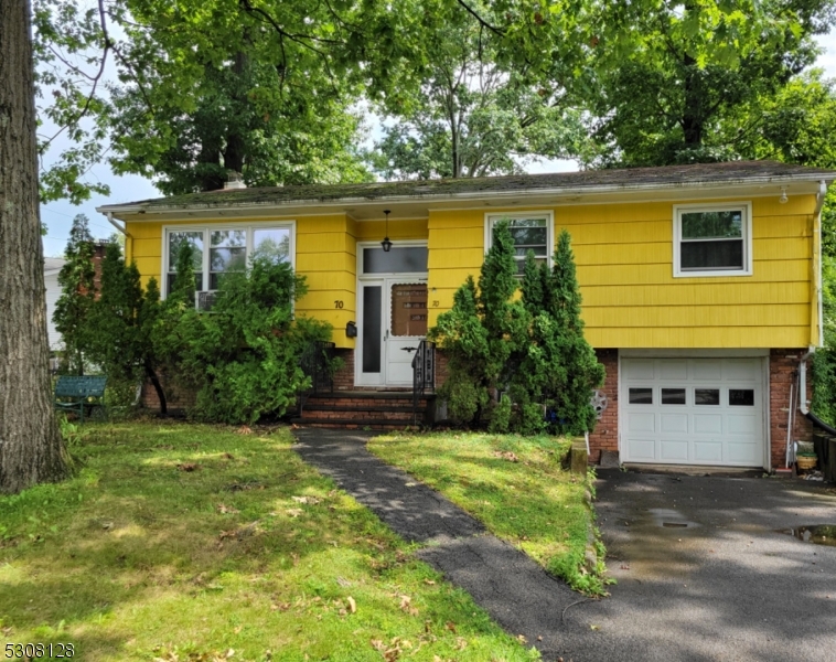 Photo 1 of 1 of 70 Beachwood Rd house