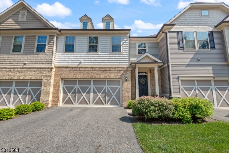 Photo 1 of 24 of 37 Albert Ct townhome