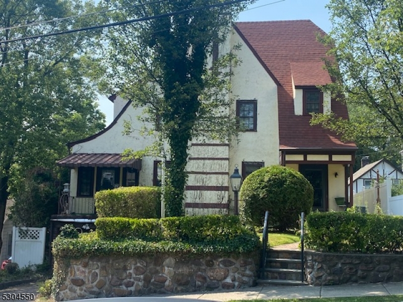 Photo 1 of 25 of 15 Mount Prospect Ave house