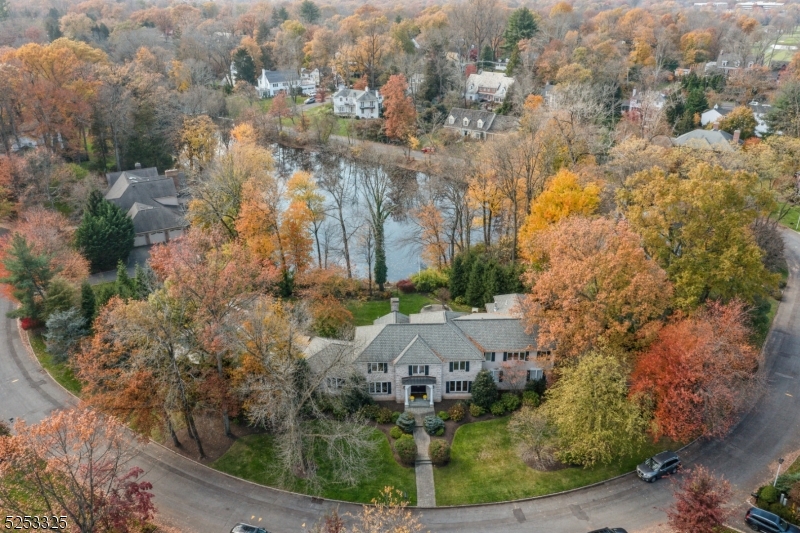 Photo 2 of 44 of 45 Woodmere Dr house