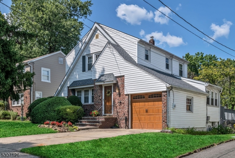 Photo 2 of 16 of 45 Walnut St house