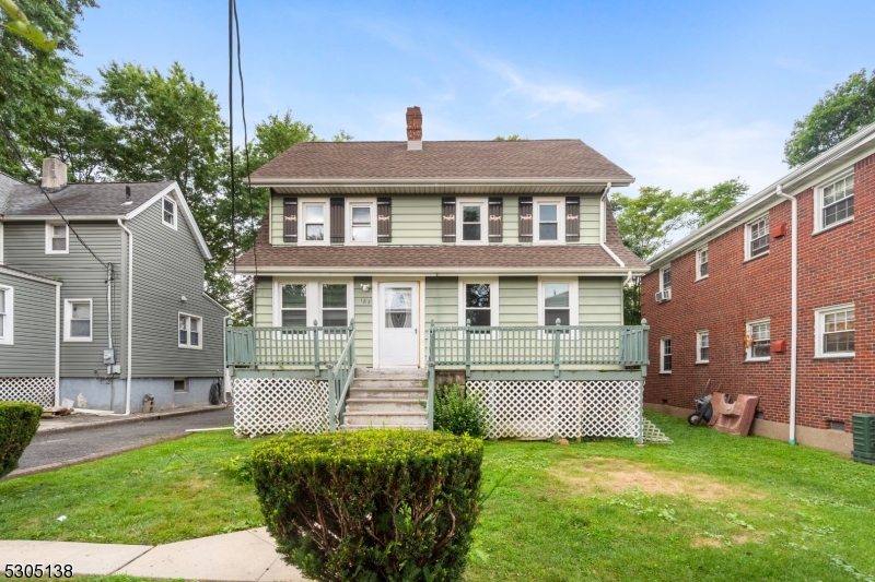 Photo 1 of 32 of 187 Fort Lee Rd house