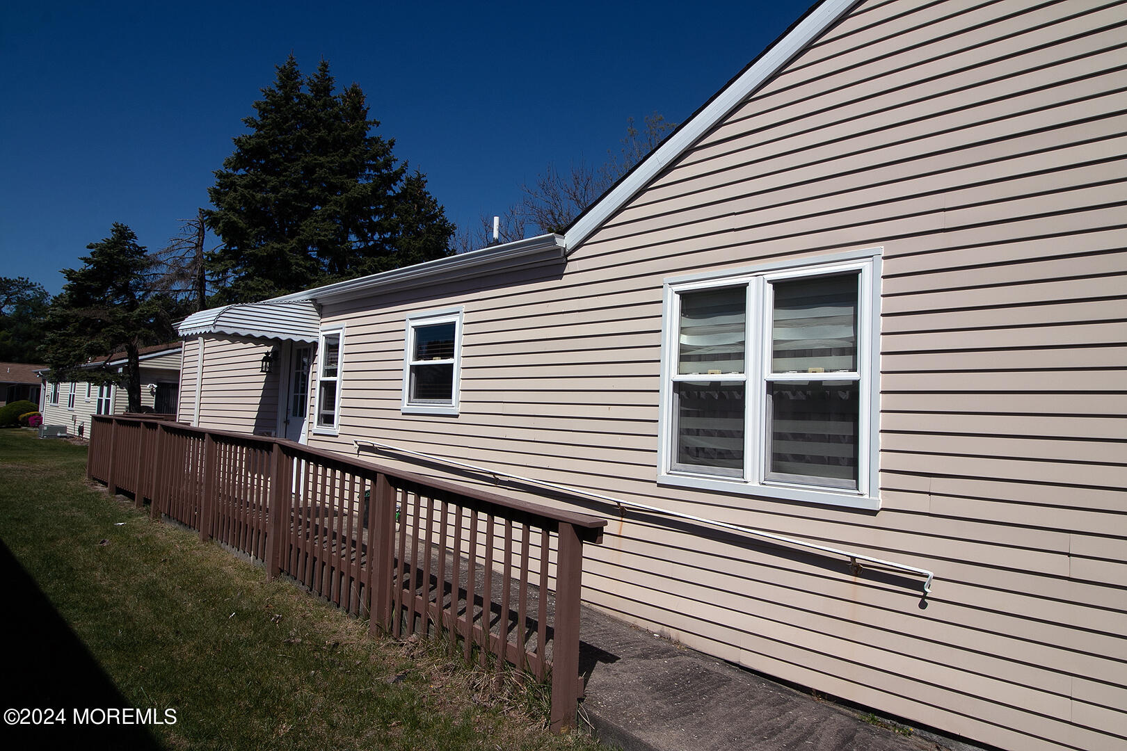 Photo 14 of 49 of 64 La Dunette Drive house