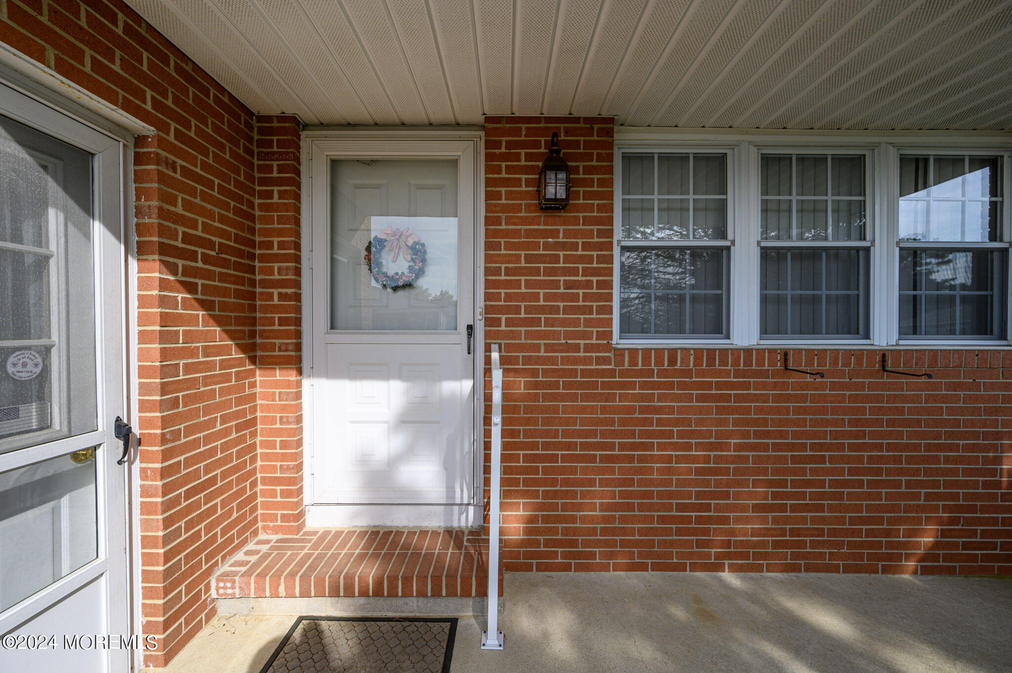 Photo 3 of 33 of 17 San Jacinto Street house