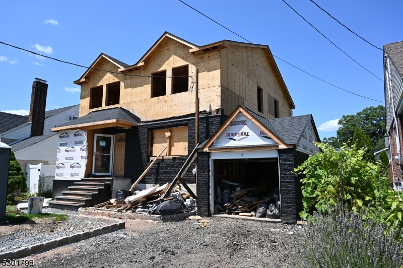 Photo 6 of 9 of 274 Delaware Ave house