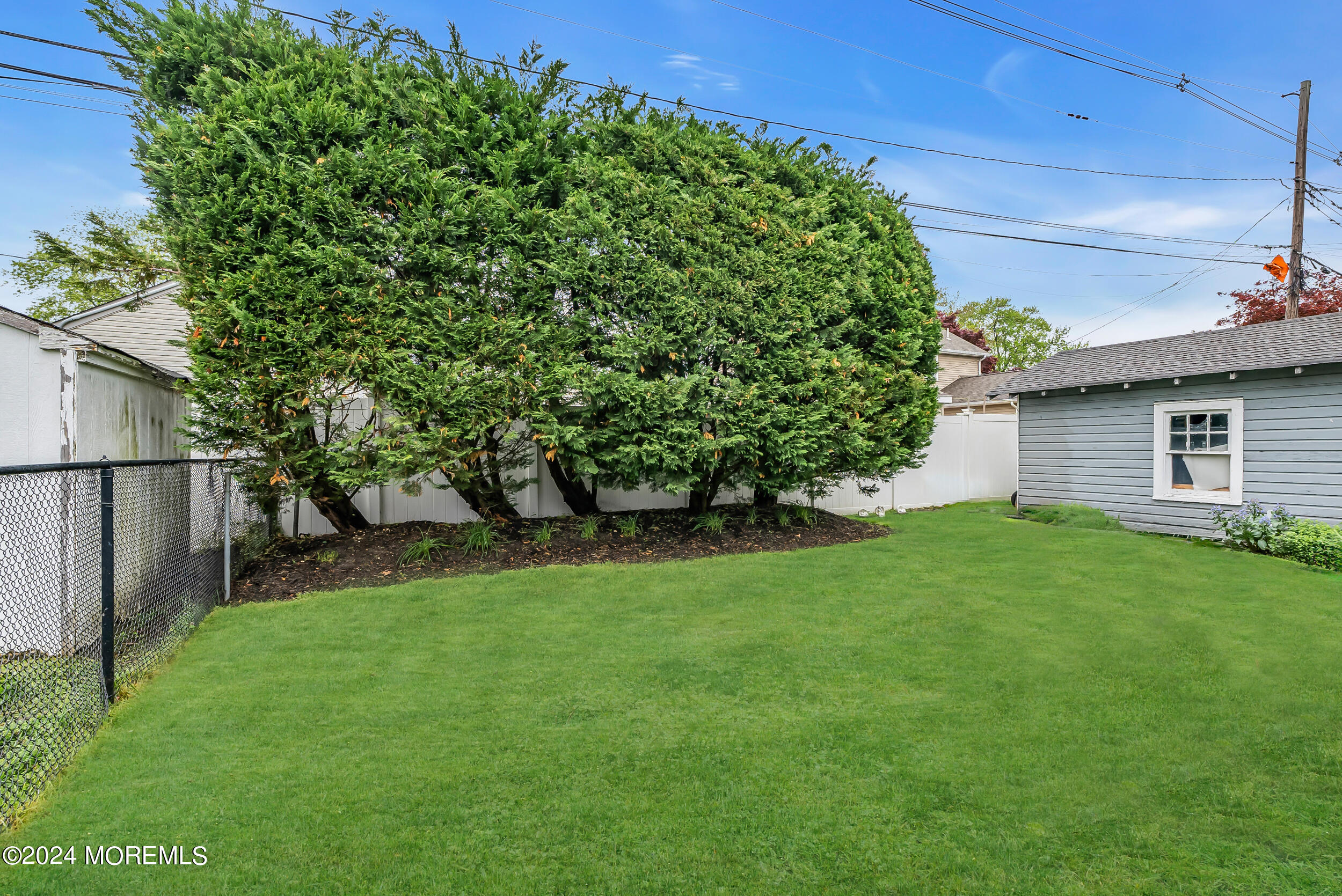 Photo 6 of 24 of 1641 Riverview Terrace house