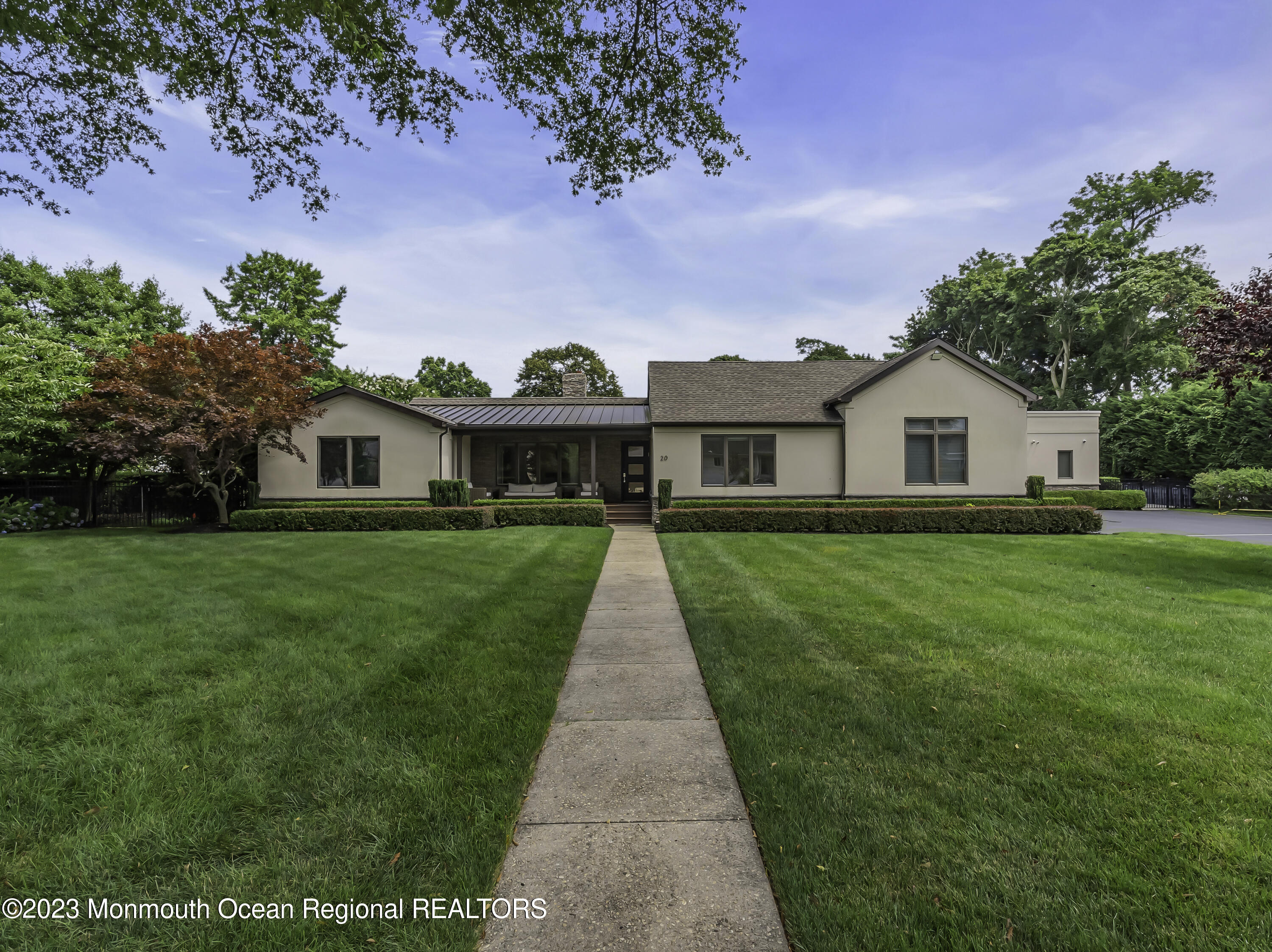 Photo 2 of 64 of 20 Pinewood Avenue house