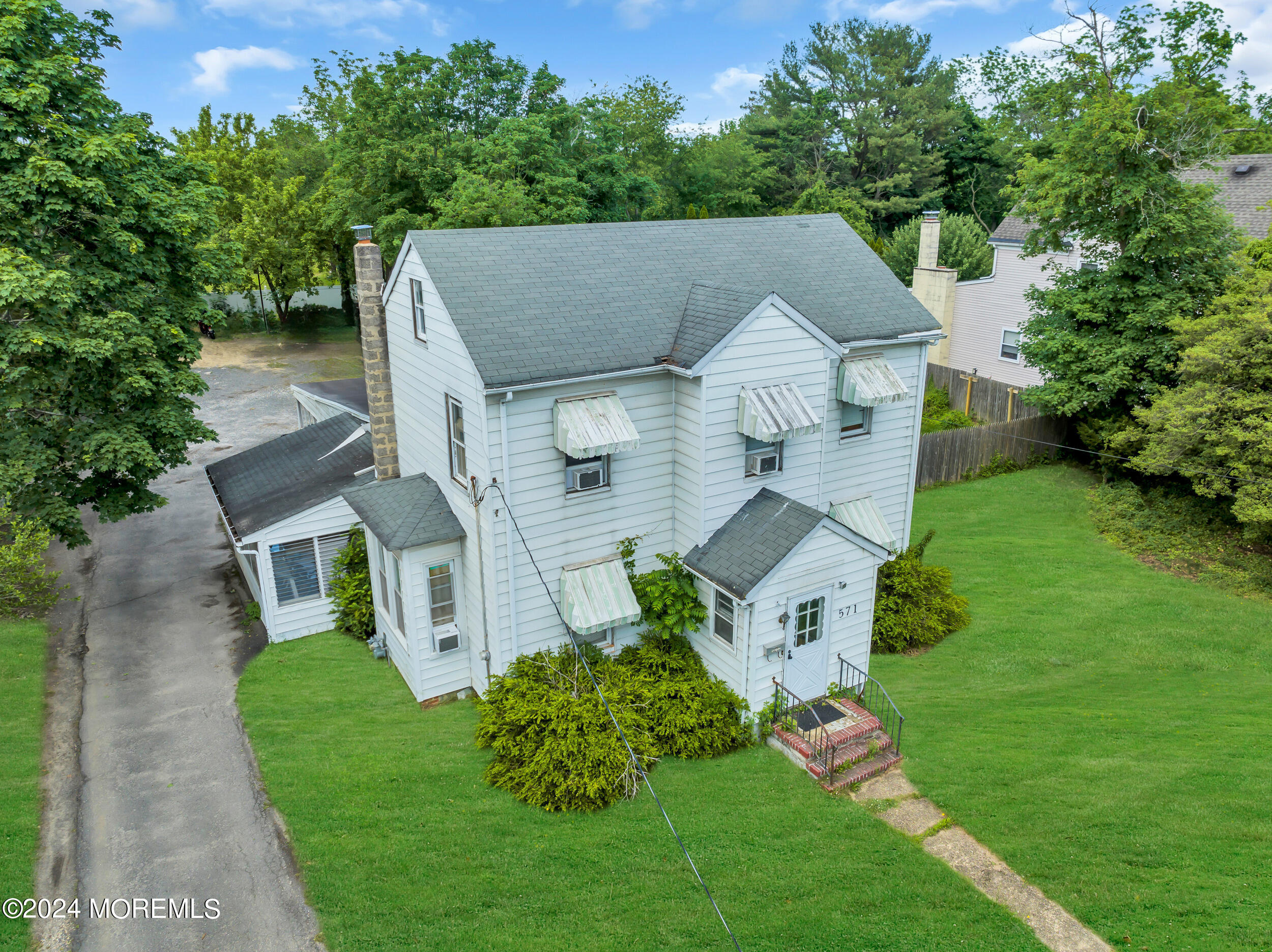 Photo 1 of 6 of 571 Cedar Avenue house