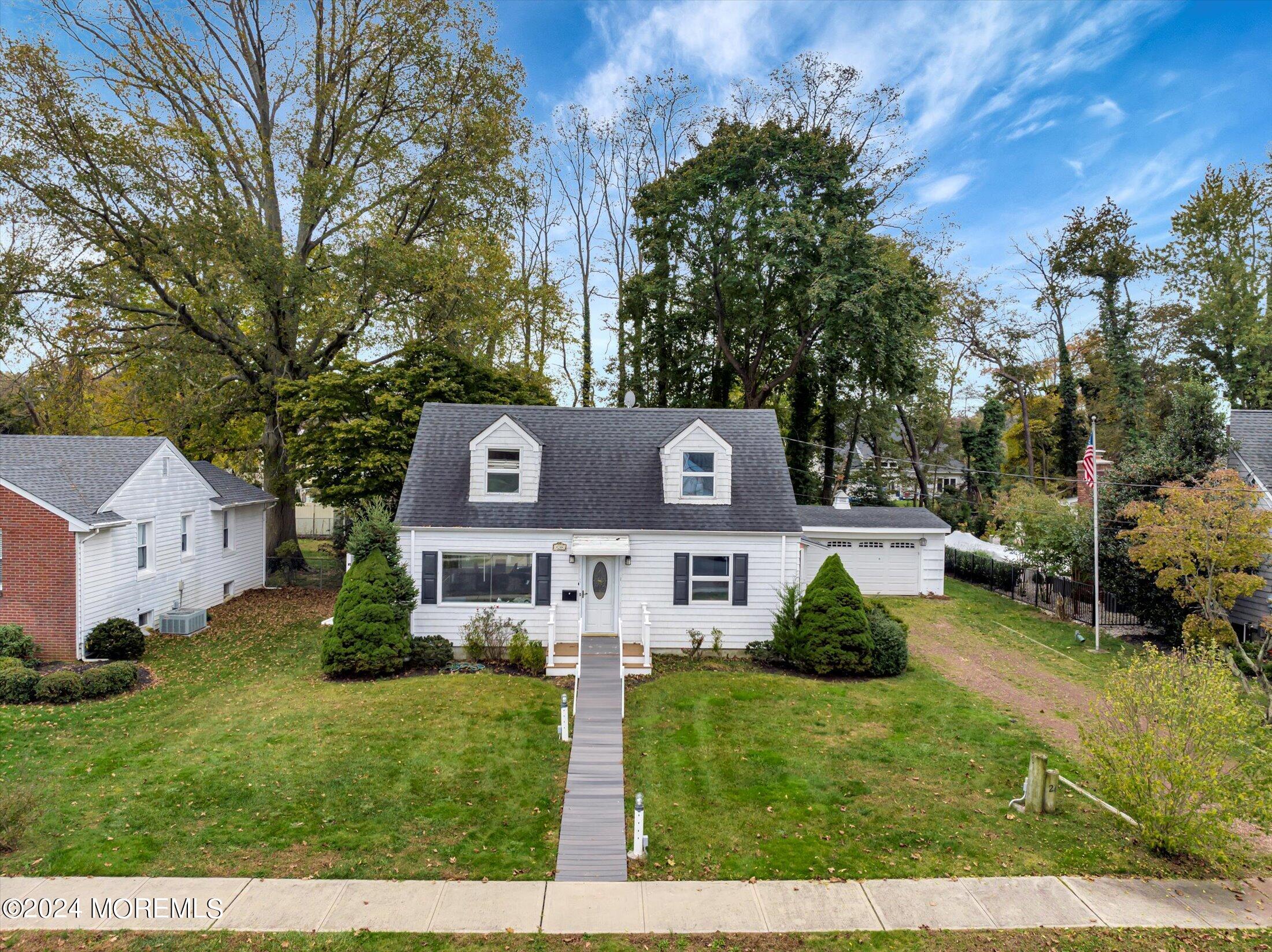 Photo 2 of 29 of 24 Fulton Avenue house