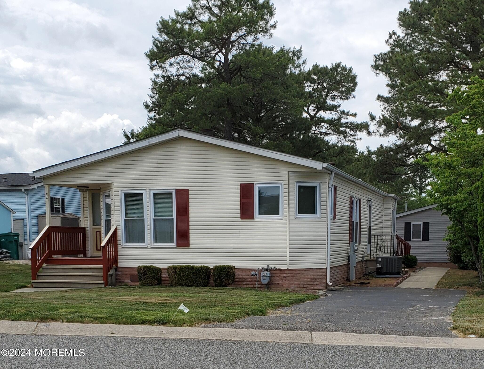 Photo 1 of 8 of 34 Pine Ridge Boulevard house