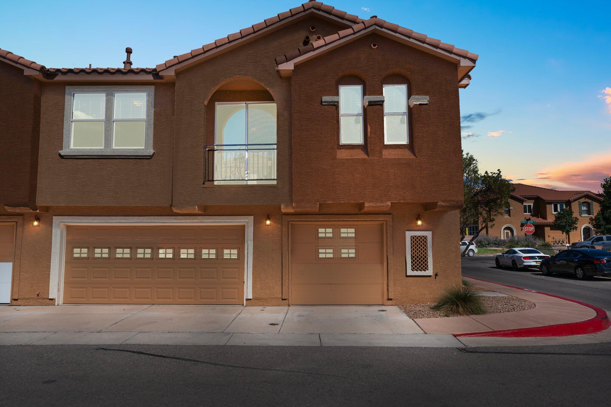 Photo 1 of 26 of 601 Menaul Boulevard NE 506 townhome