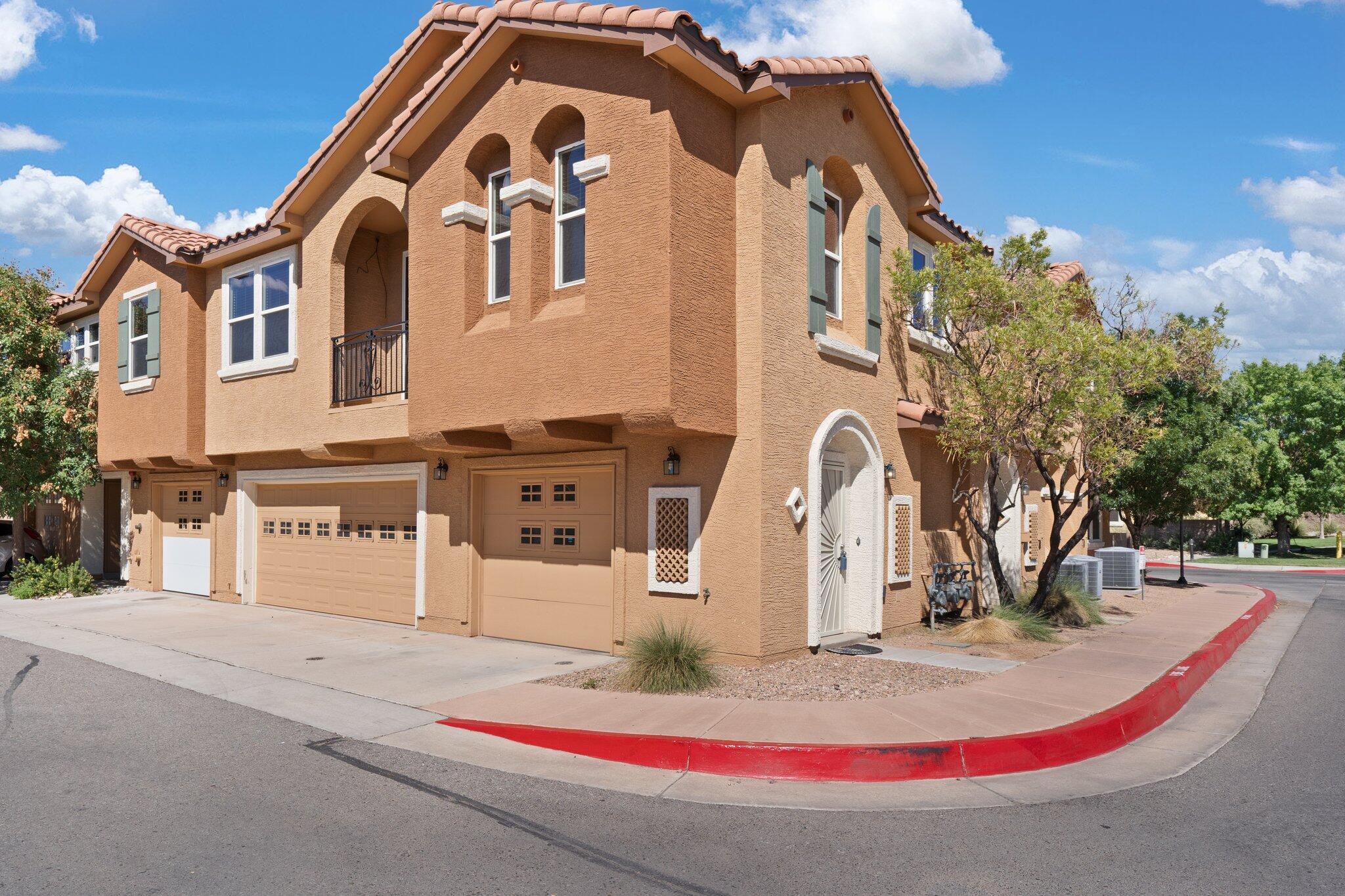 Photo 23 of 26 of 601 Menaul Boulevard NE 506 townhome