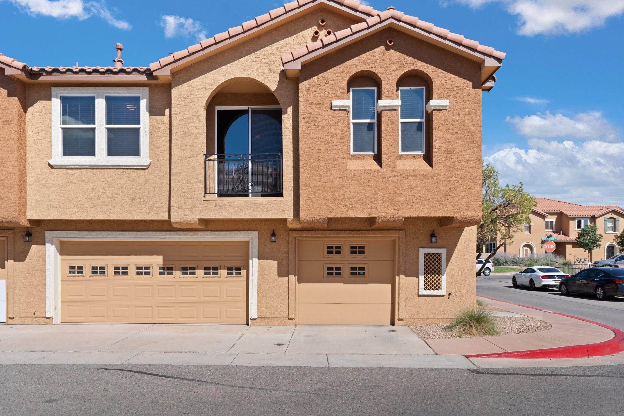 Photo 24 of 26 of 601 Menaul Boulevard NE 506 townhome