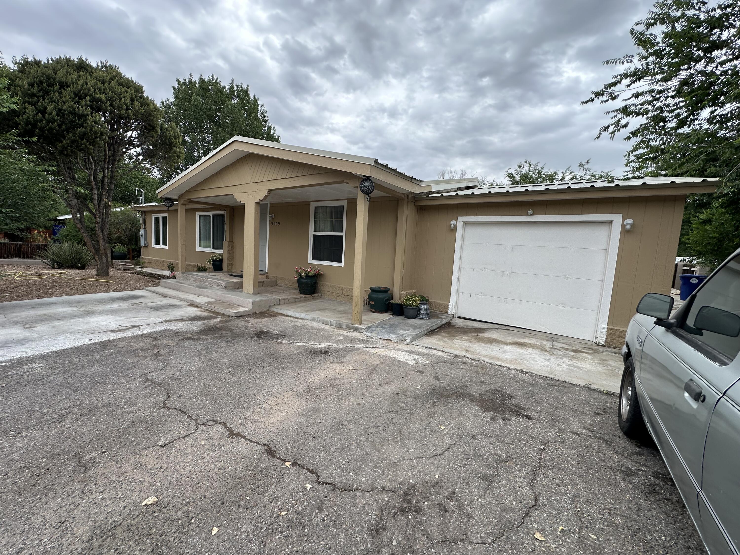 Photo 2 of 17 of 2909 Leopoldo Road NW mobile home