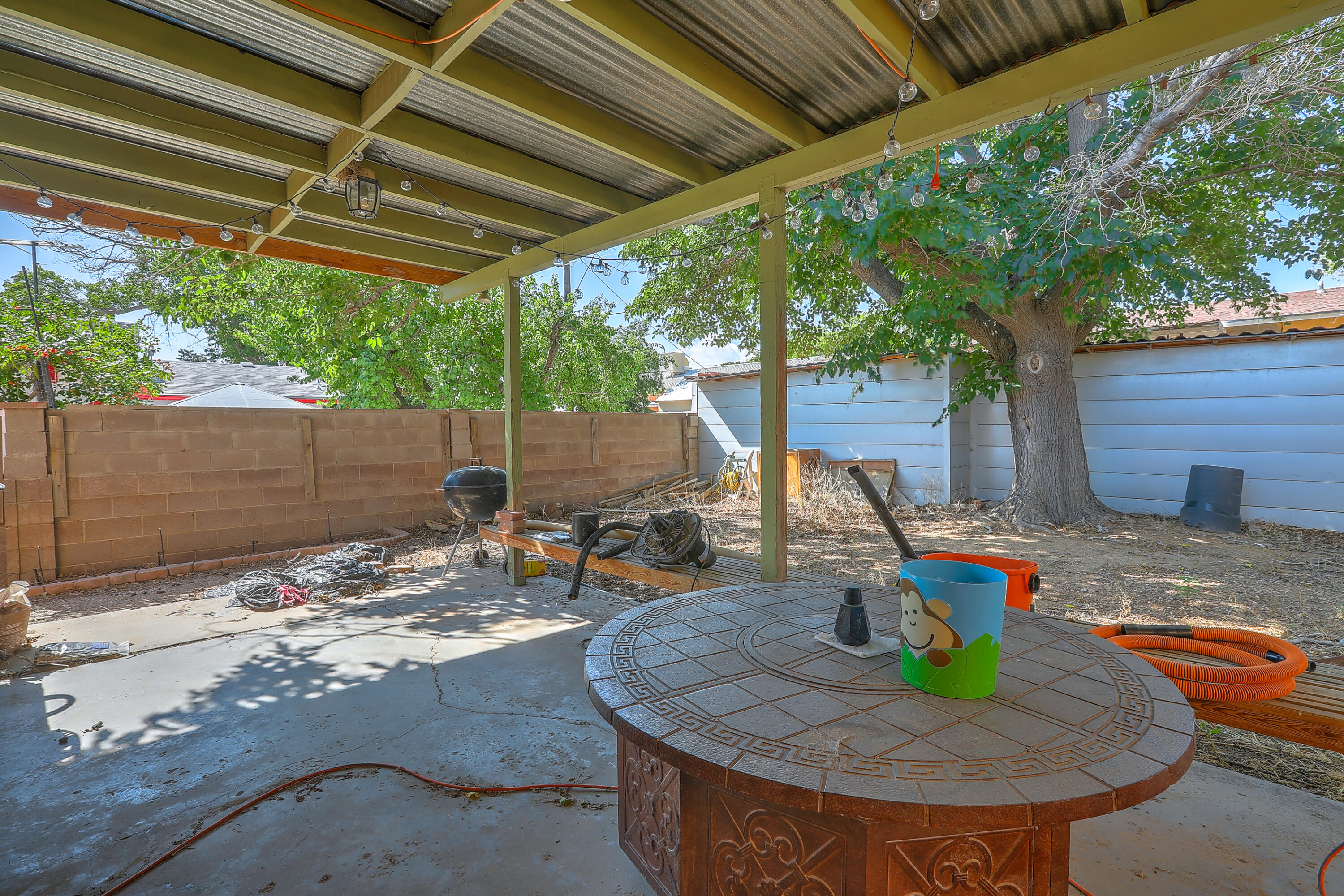 Photo 19 of 23 of 11701 La Cueva Lane NE house