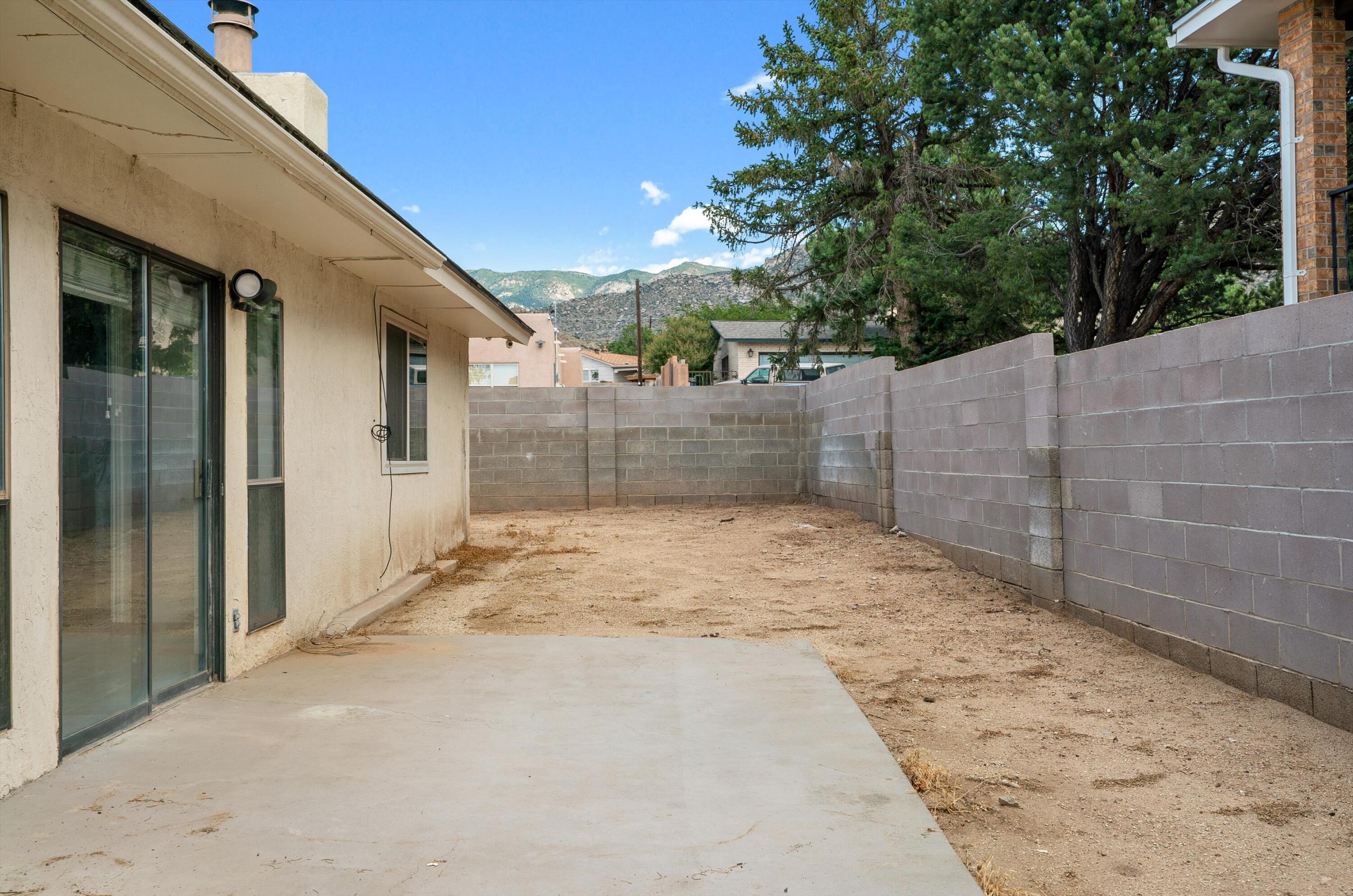 Photo 8 of 47 of 14208 Encantado Road NE house