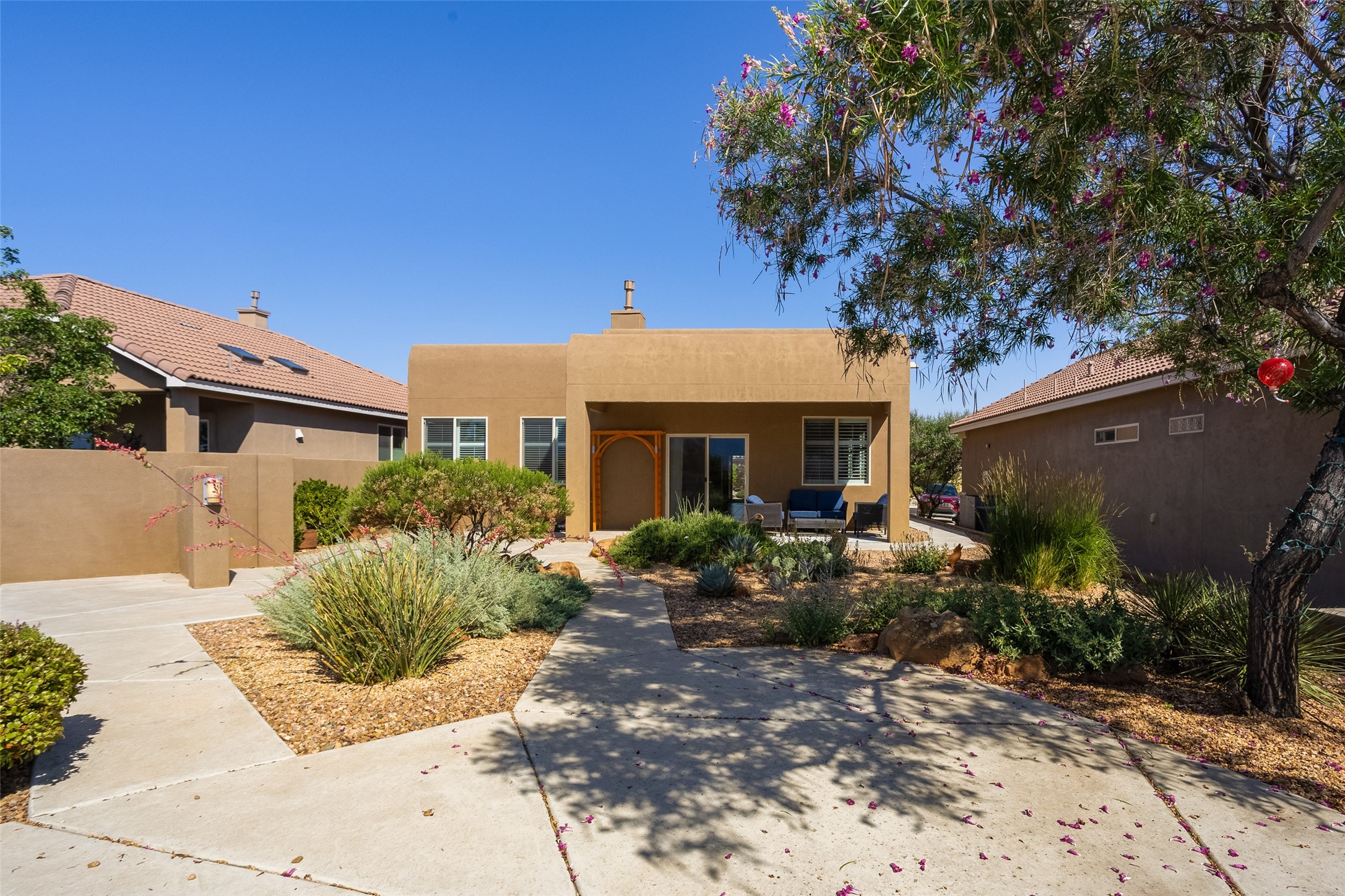 Photo 11 of 18 of 708 Desert Marigold Ct house