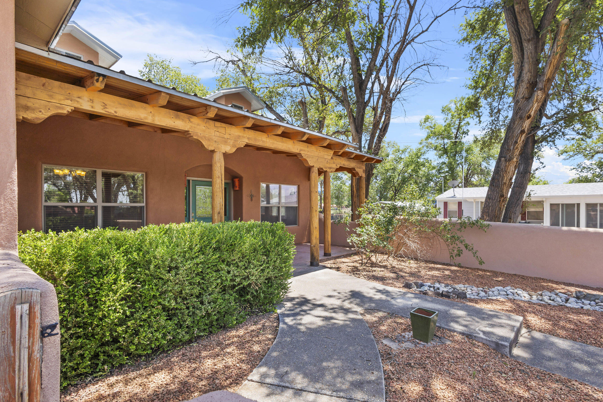 Photo 4 of 56 of 1324 Los Lentes Road NE house