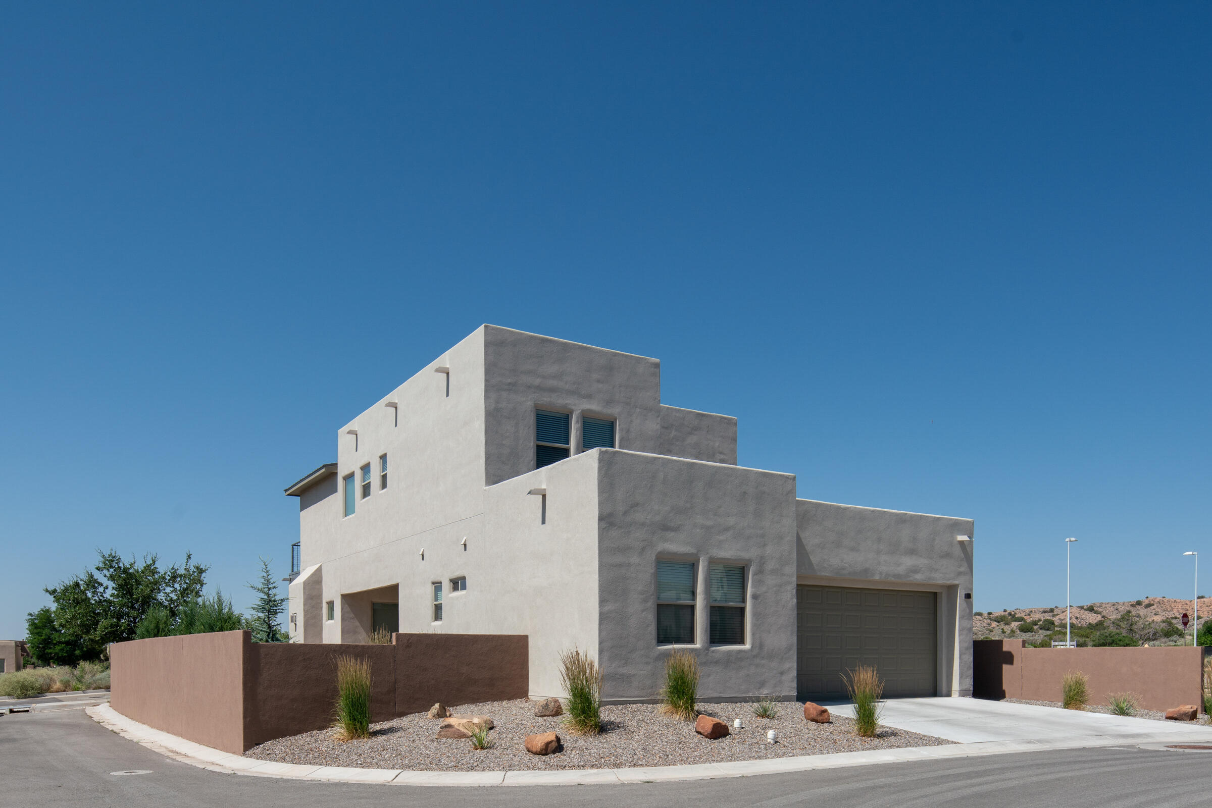 Photo 23 of 67 of 2246 Mariposa Parkway NE house