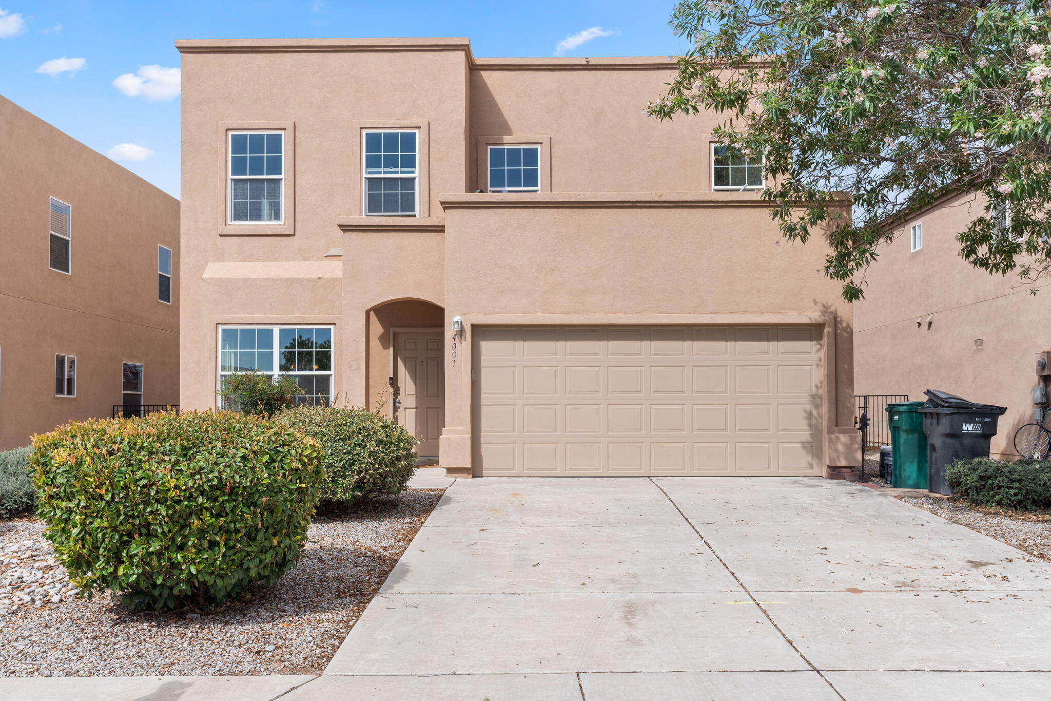 Photo 2 of 40 of 4001 Desert Willow Drive NE house