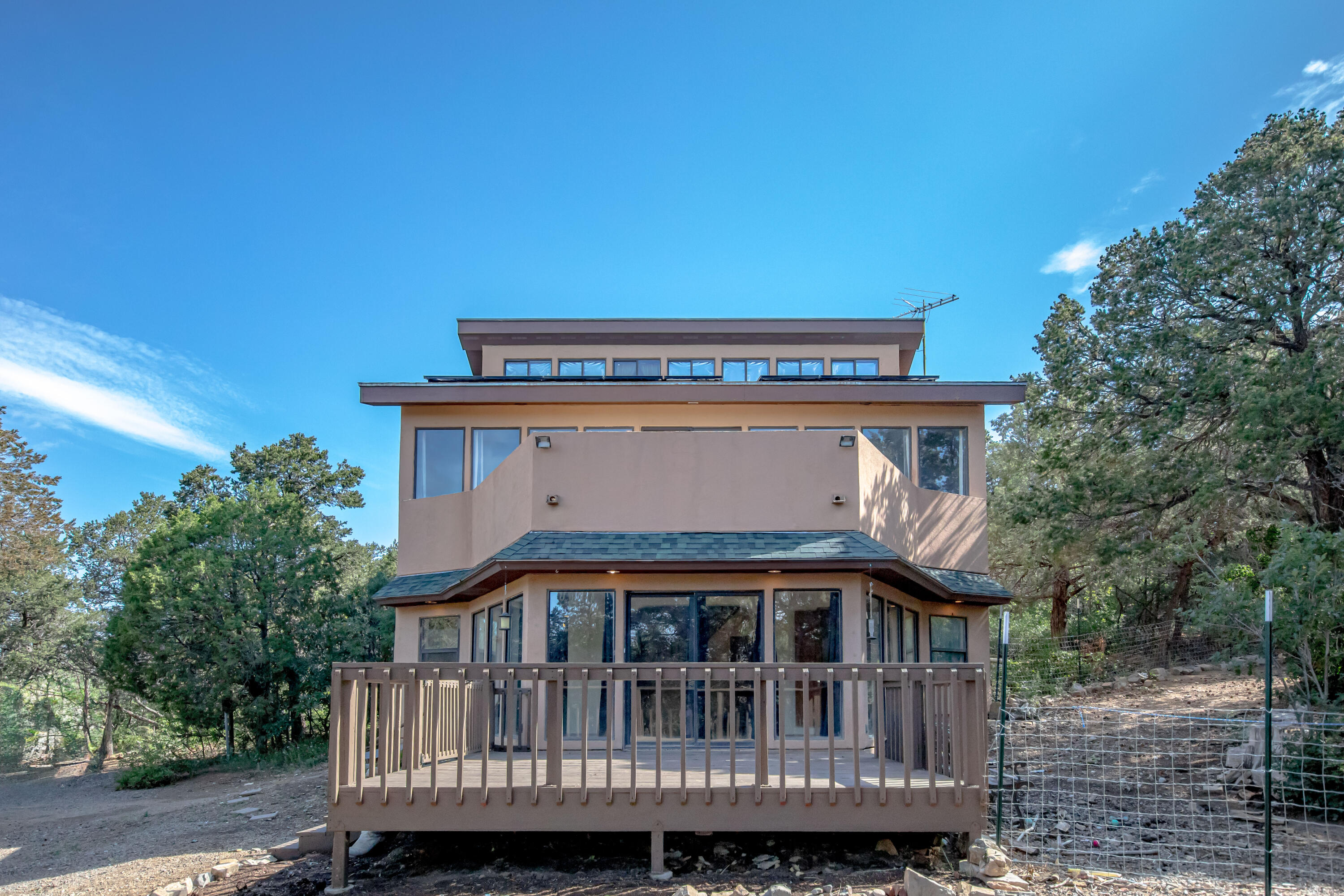 Photo 2 of 46 of 10 Sylvan Dell Avenue house