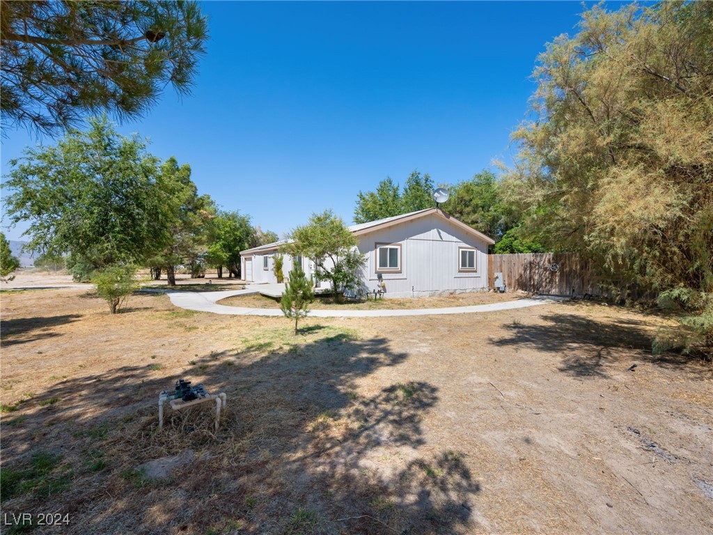 Photo 4 of 67 of 2720 Emerald Avenue mobile home