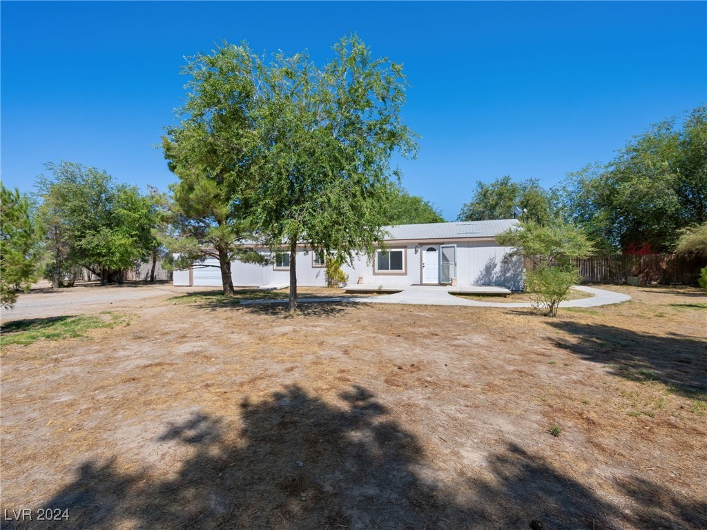 Photo 5 of 67 of 2720 Emerald Avenue mobile home