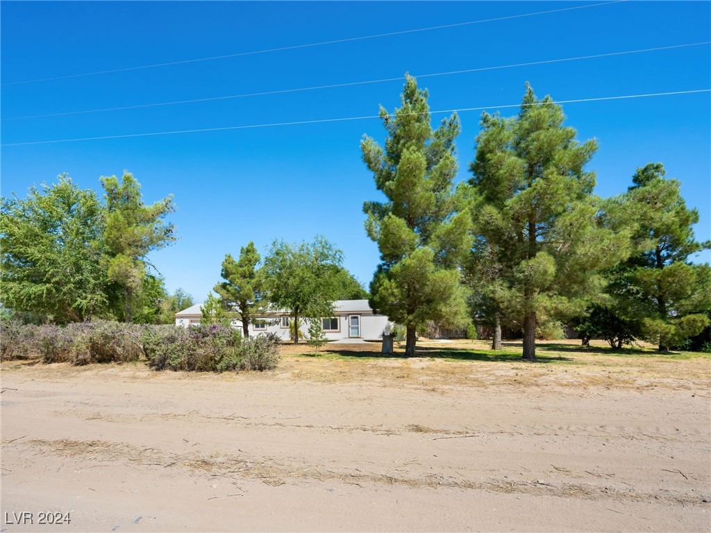 Photo 7 of 67 of 2720 Emerald Avenue mobile home