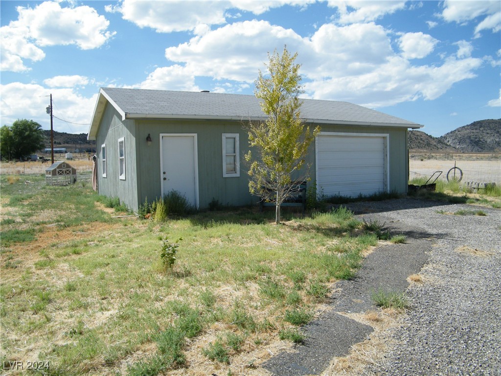 Photo 16 of 30 of 2867 N 48th Street mobile home