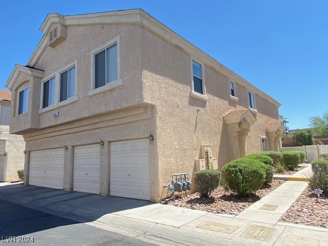 Photo 1 of 20 of 6457 Stone Dry Avenue 101 townhome