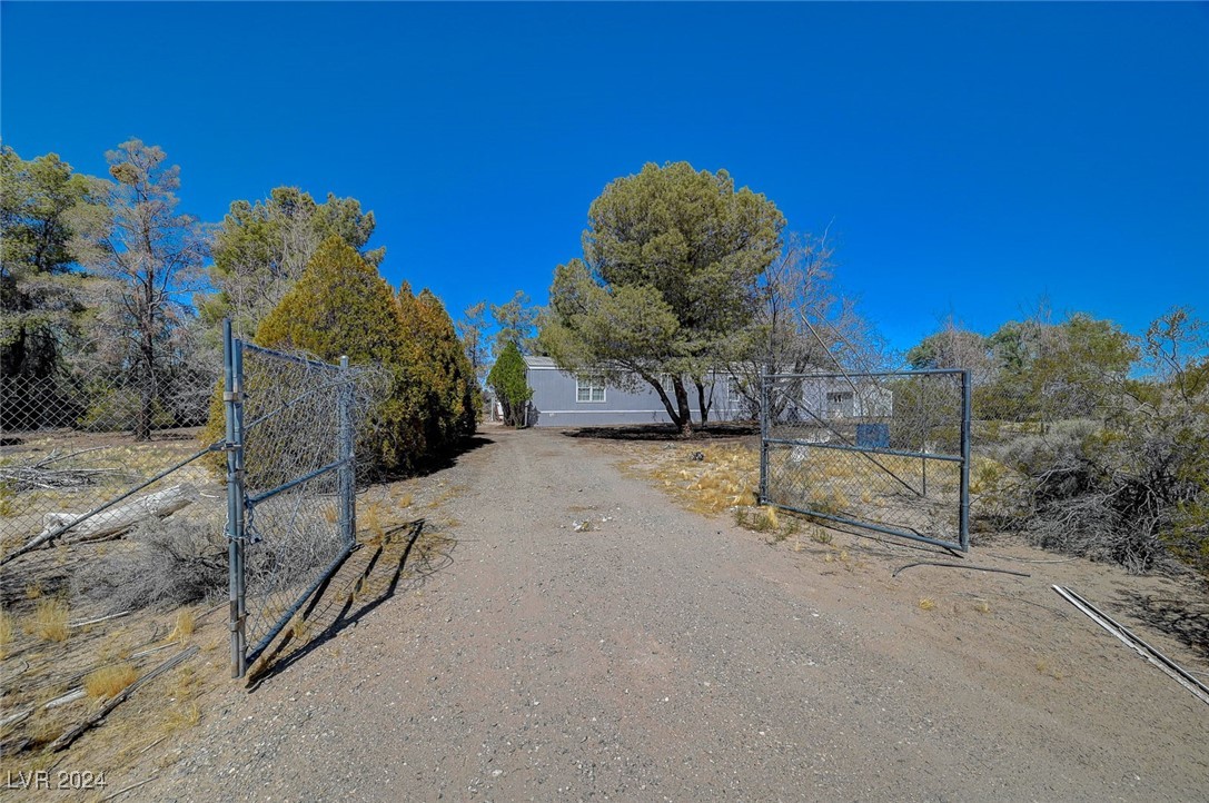 Photo 2 of 48 of 2735 Shasta Street mobile home