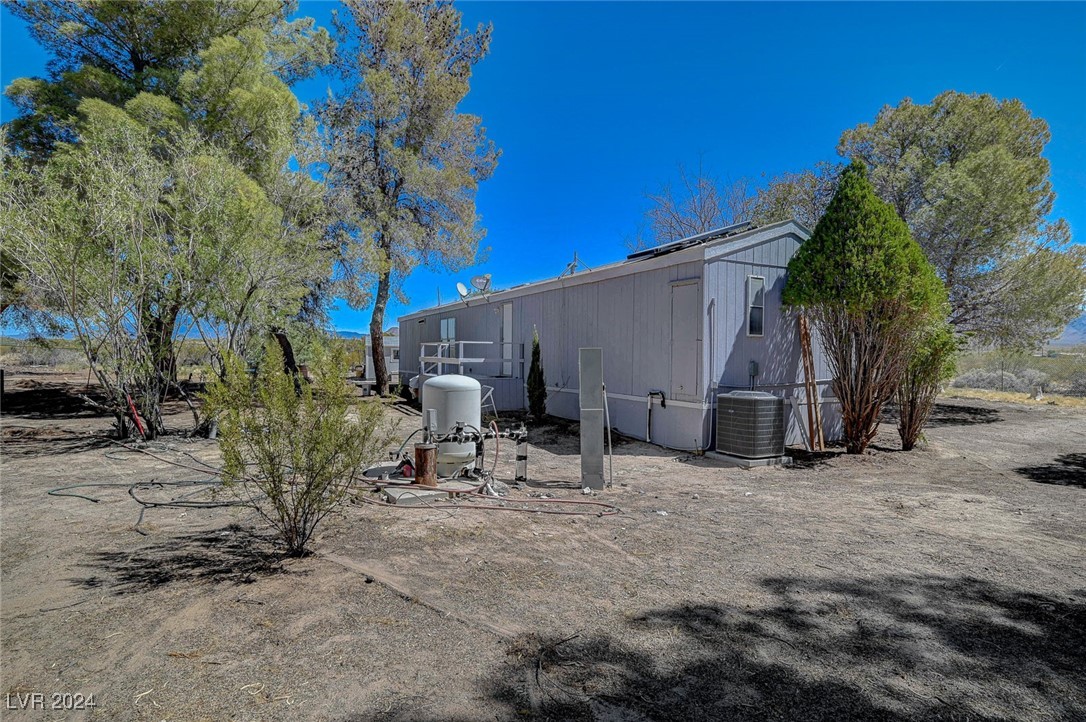 Photo 41 of 48 of 2735 Shasta Street mobile home