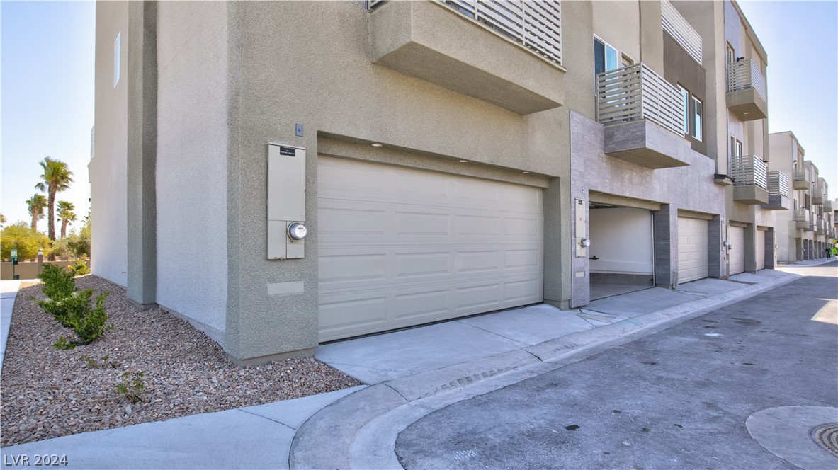 Photo 13 of 41 of 11472 Roaring Peak Drive townhome