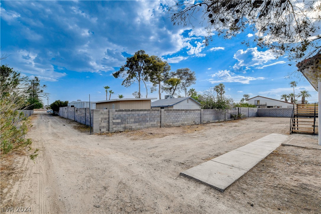 Photo 46 of 49 of 1590 Rawhide Street house