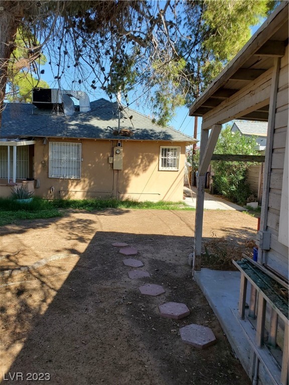 Photo 36 of 42 of 1020 Wengert Avenue house