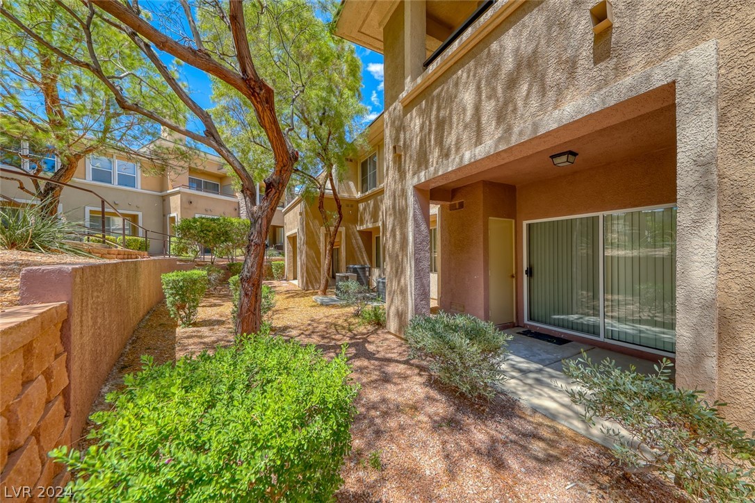 Photo 5 of 39 of 673 Peachy Canyon Circle 103 townhome