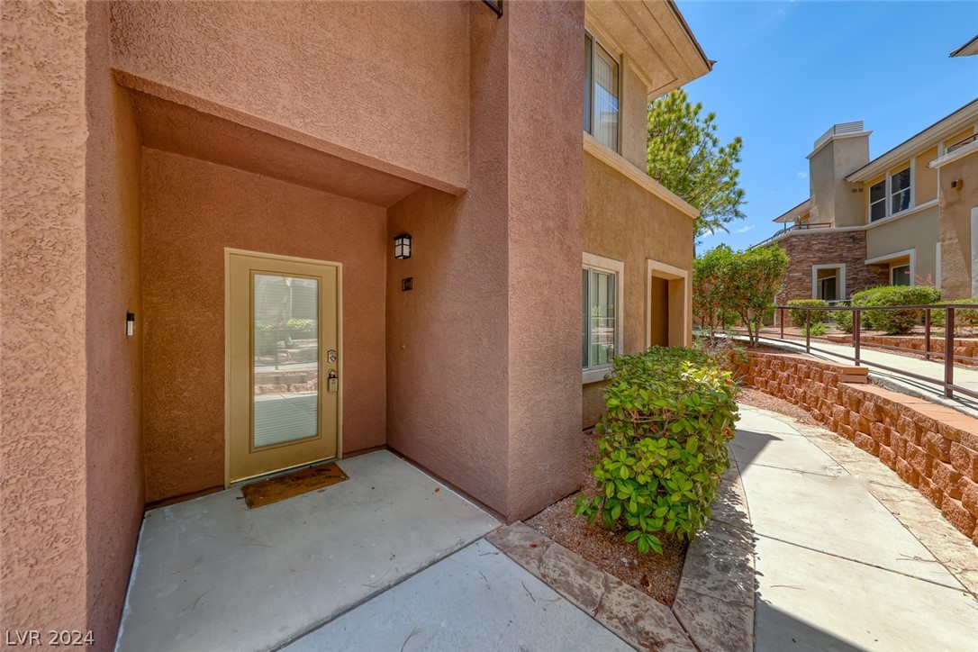 Photo 8 of 39 of 673 Peachy Canyon Circle 103 townhome