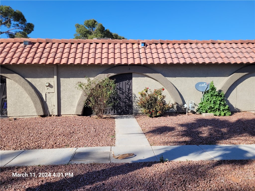 Photo 1 of 10 of 809 Hedge Way 3 townhome