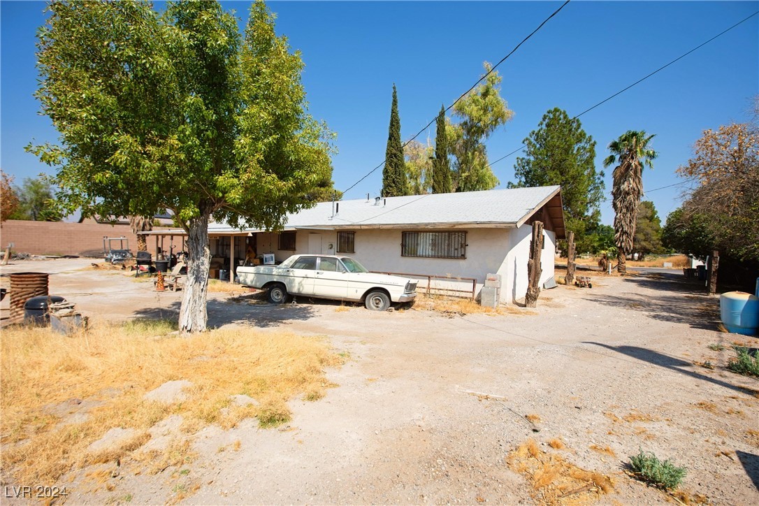 Photo 4 of 15 of 6645 E Desperado Street house