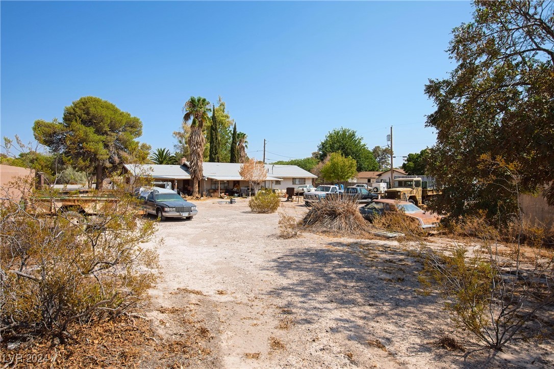 Photo 9 of 15 of 6645 E Desperado Street house