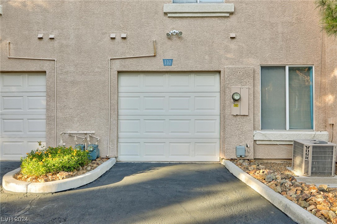 Photo 5 of 37 of 3950 S Sandhill Road 110 townhome