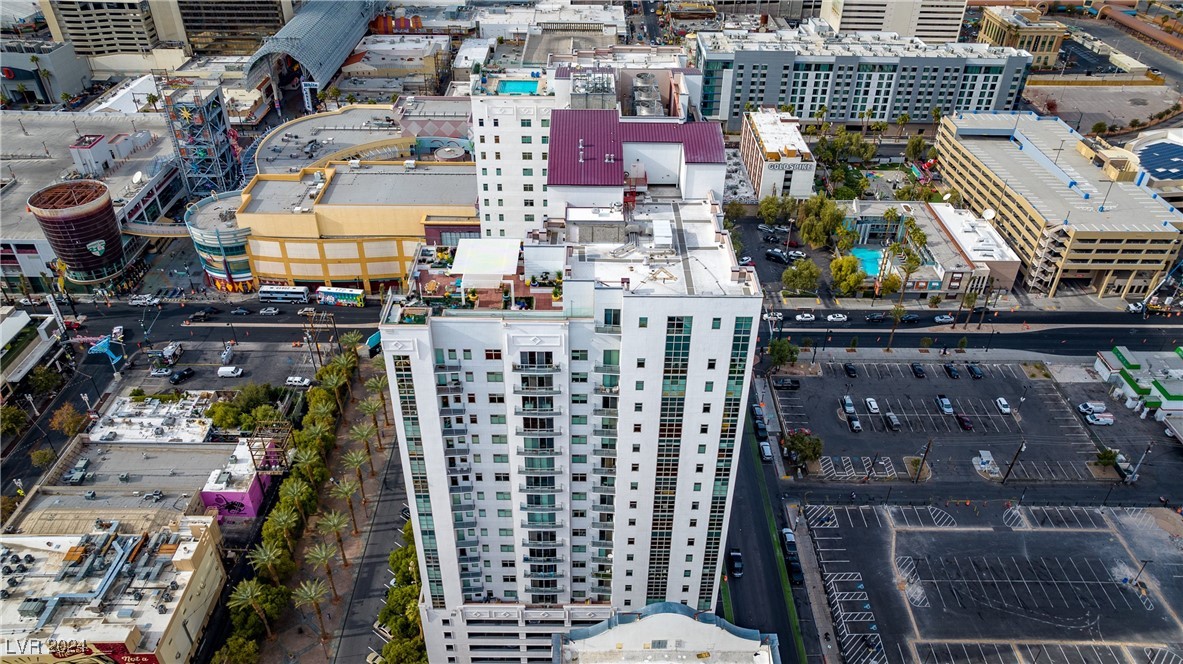 Photo 11 of 32 of 150 Las Vegas Boulevard 1005 condo