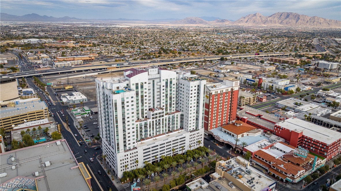 Photo 8 of 32 of 150 Las Vegas Boulevard 1005 condo